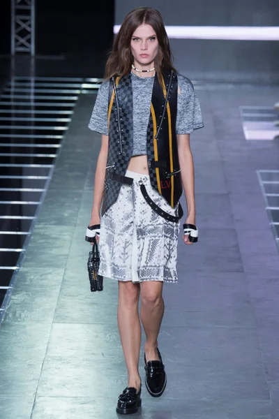 Look 14